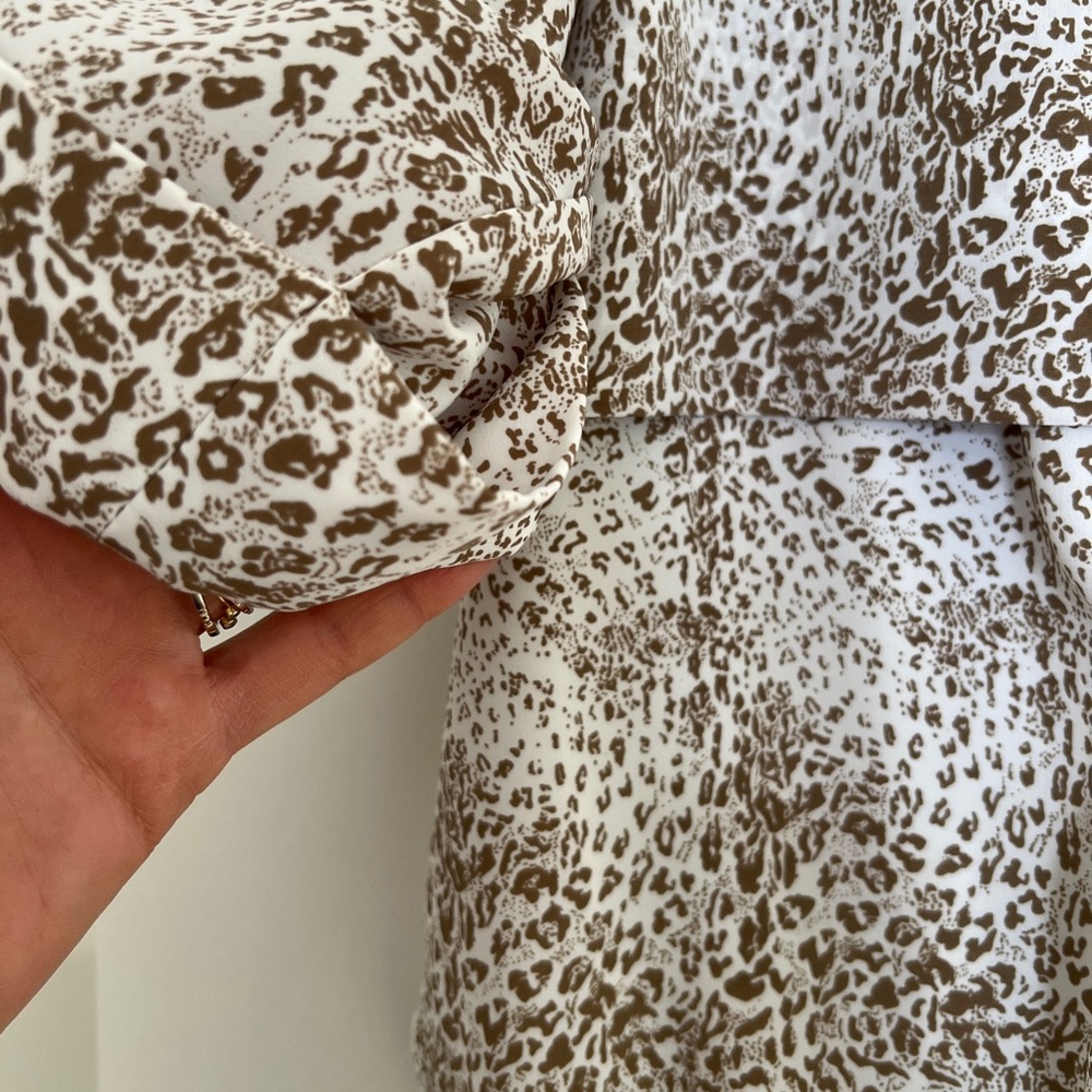 Leopard Print Button-Up Blouse - Picture 6 of 9